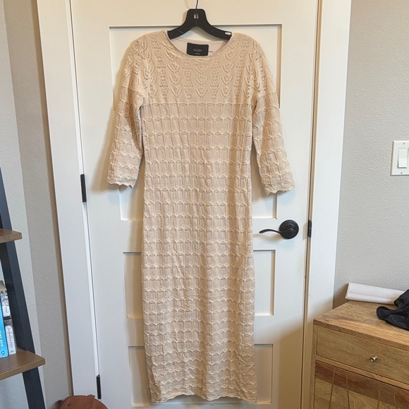 Elegant Beige Lace Long Sleeve Dress - Picture 1 of 4